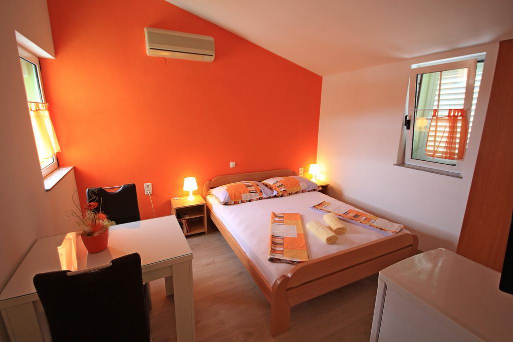 מאקרסקה Apartment Vucic מראה חיצוני תמונה